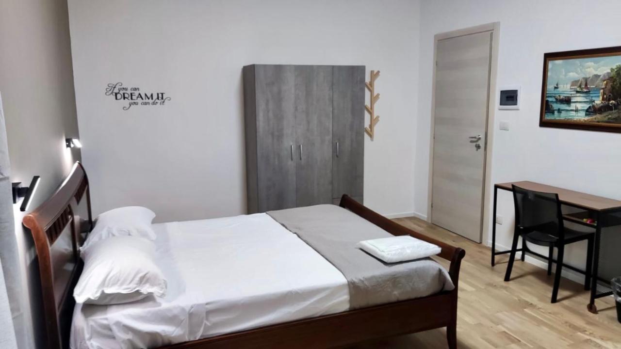 Bed and breakfast Dimora Rudiae Lecce Extérieur photo